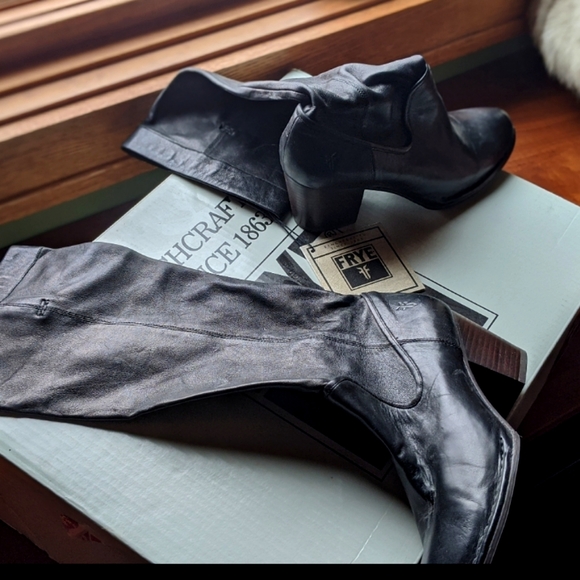 Frye Shoes - Frye Boots